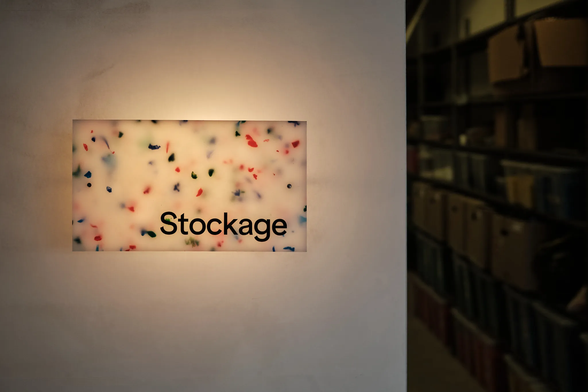 Panneau « Stockage » en plastique recyclé moucheté